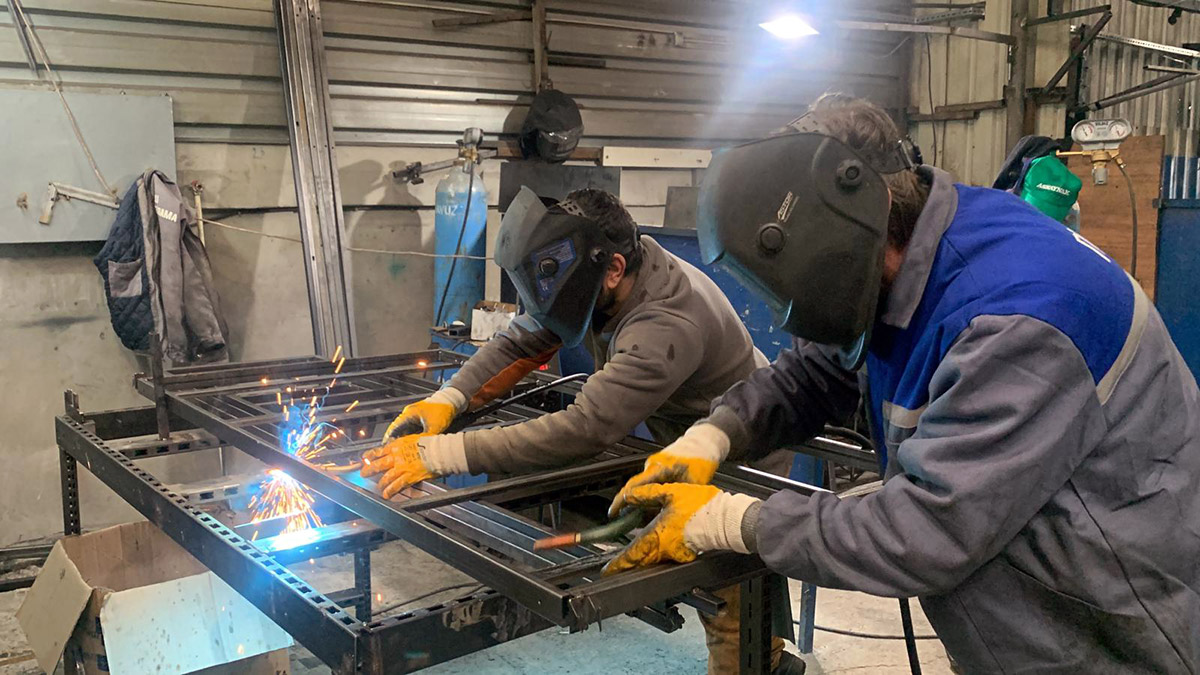 Depremzedeler için ranza üretiyorlar