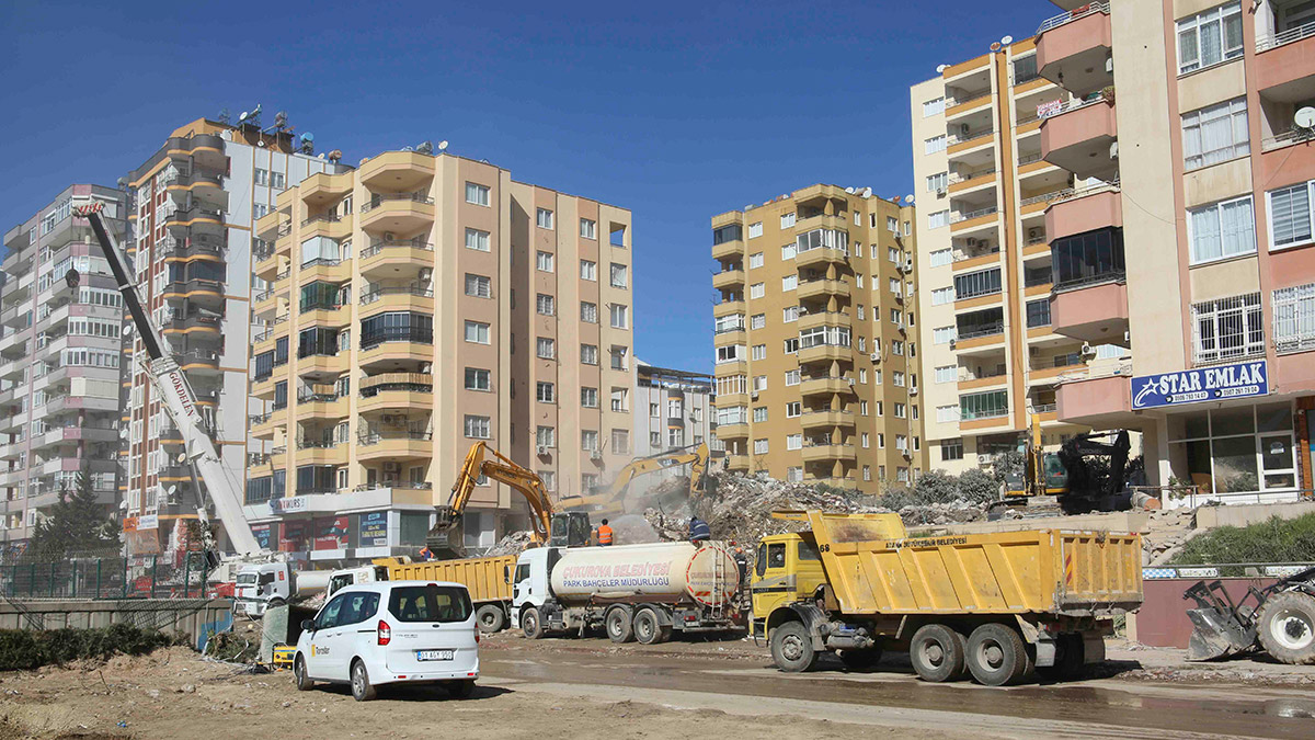 Depremzedelerden kira komisyonu alınmıyor 