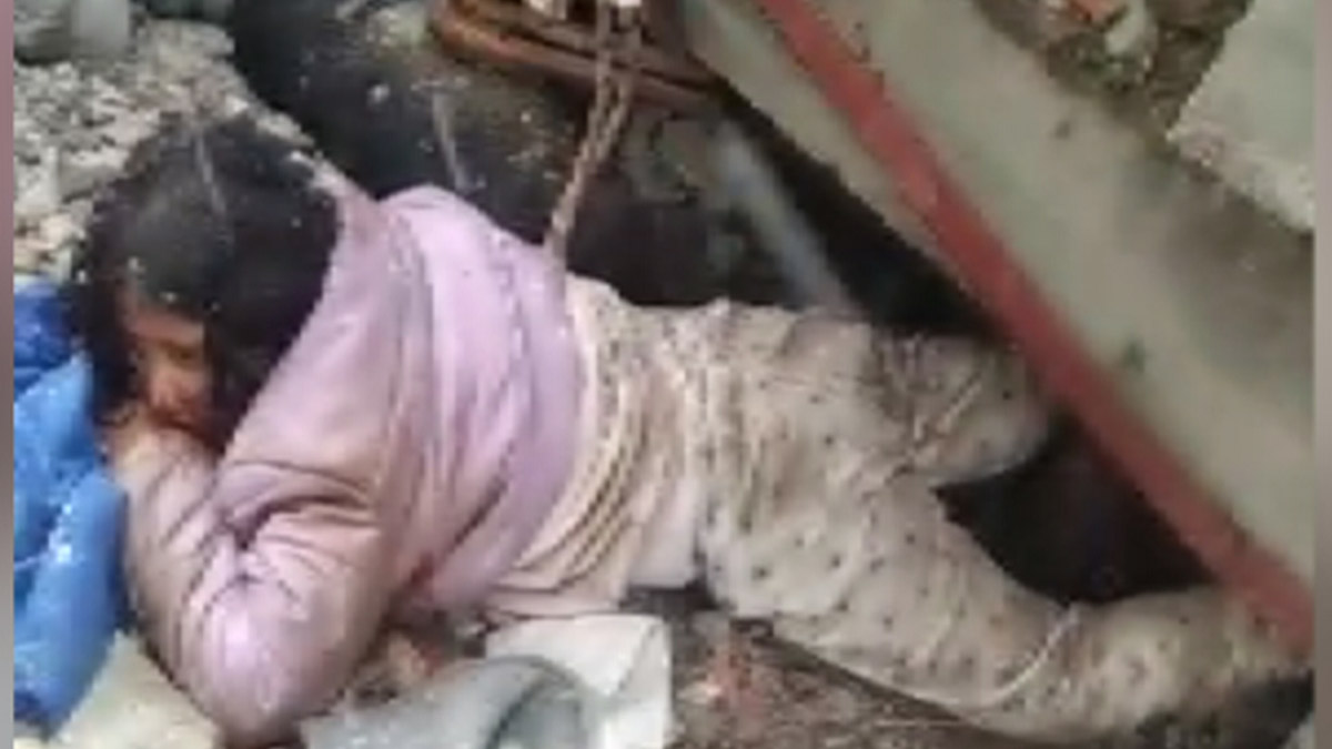 Depremzedelere ekmek üretirken enkaz altında kaldılar