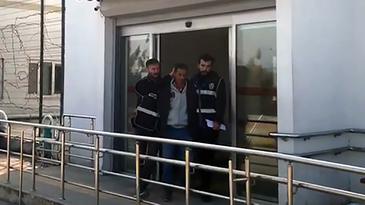 Depremzedeleri ücretsiz tedavi yalanıyla dolandırdı