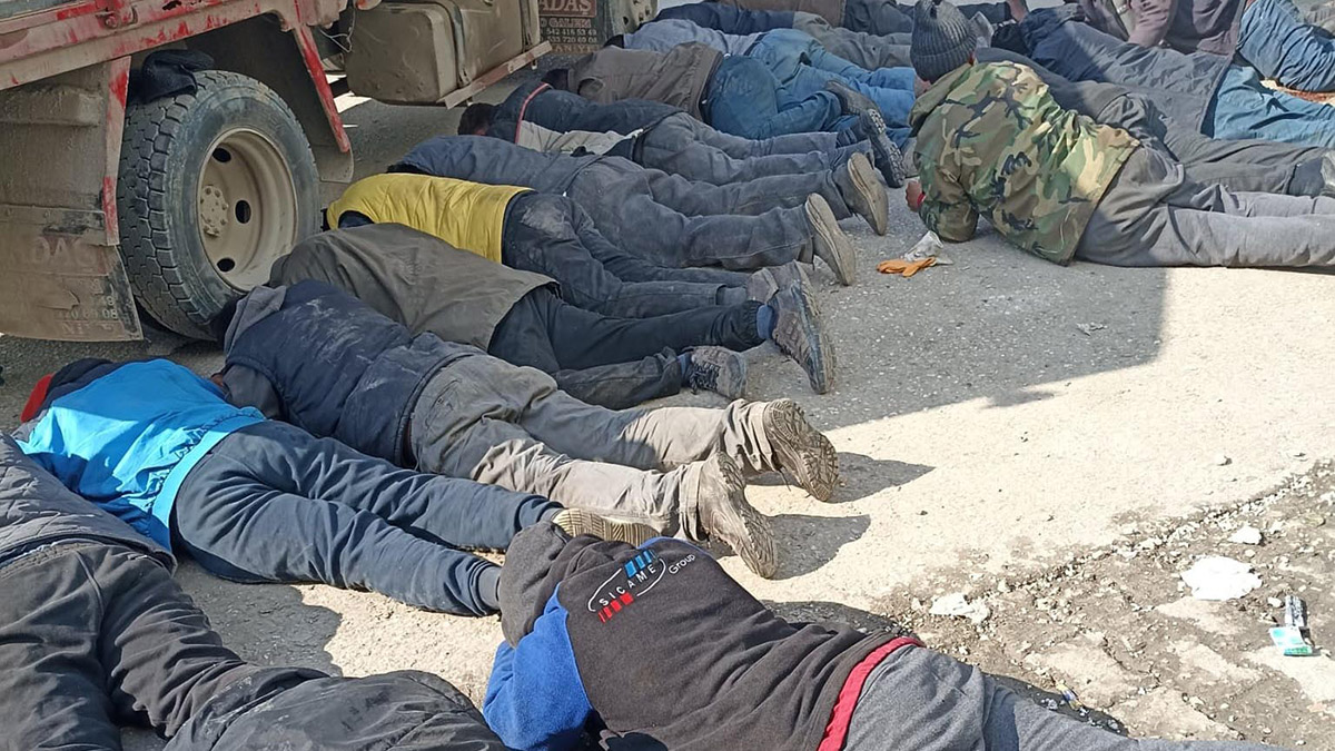 Depremzedelerin 6 TIR'lık gıda malzemesini çalmışlar