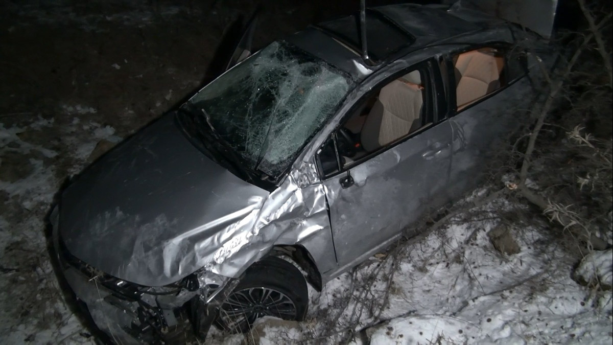 Depremzedelerin otomobili kaza yaptı: 6 yaralı