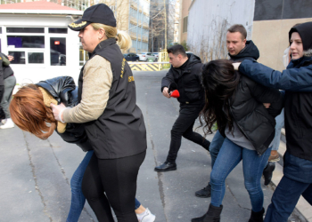 Depremzedeyi dolandıran 6 kişi yakalandı