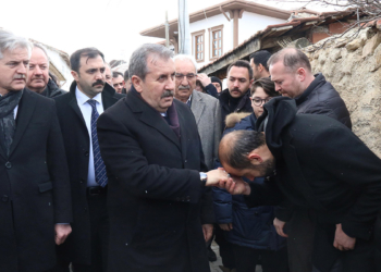 Destici'nin babasının cenazesi, evine getirildi