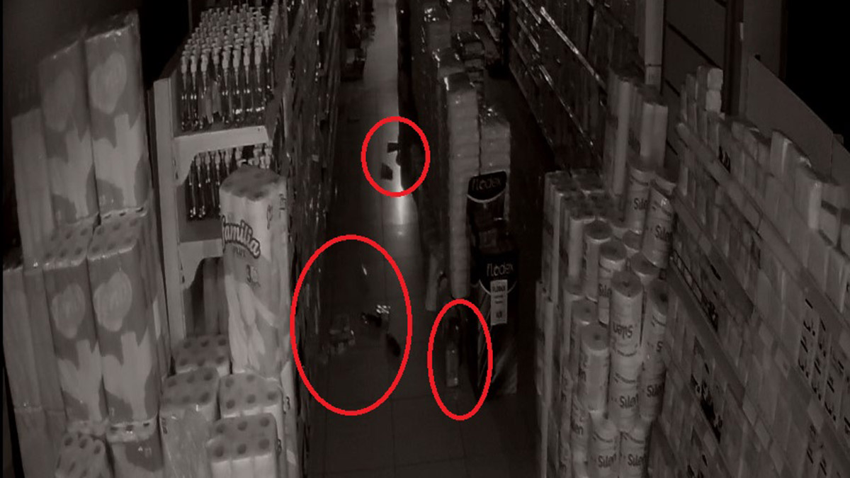 Diyarbakır'da deprem anı market kamerasında