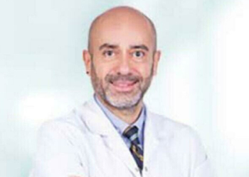 Dr. Levent Tosyalı ve annesi enkaz altında