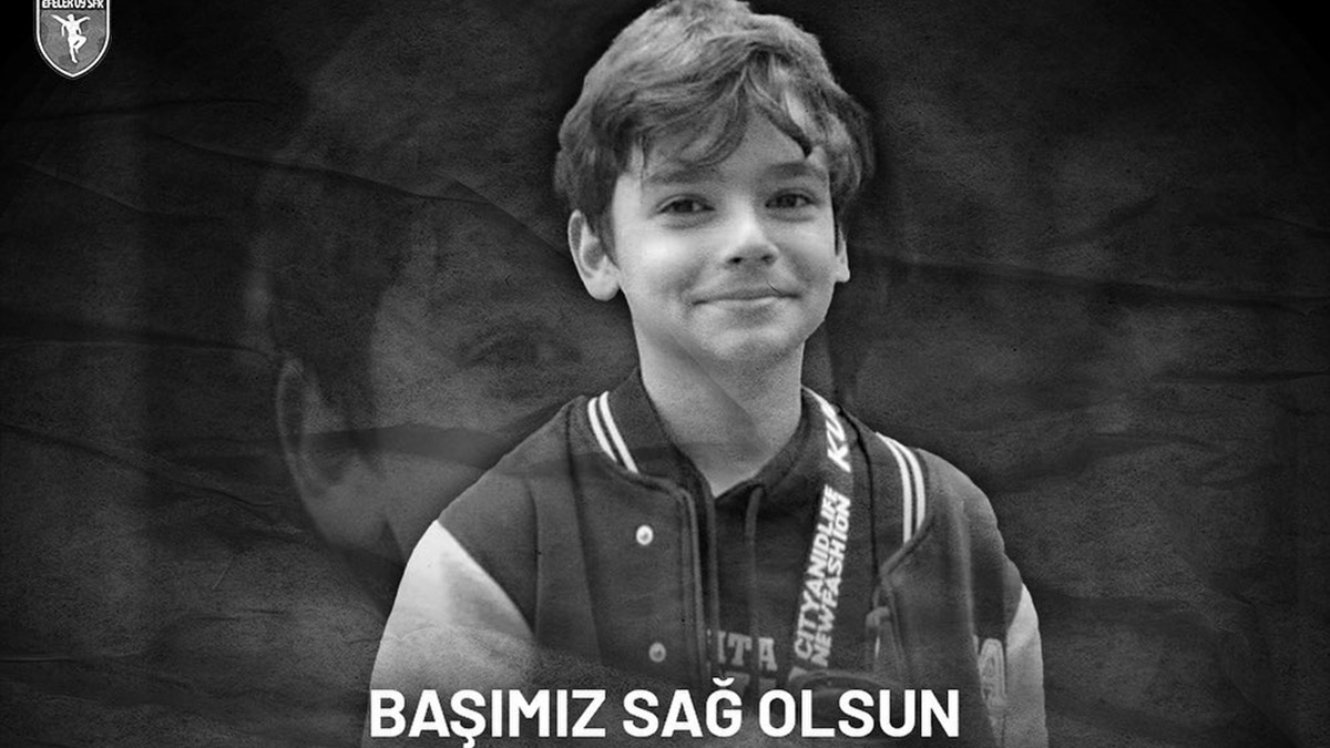 Efeler 09 SFK Ali Armanç'a ağlıyor