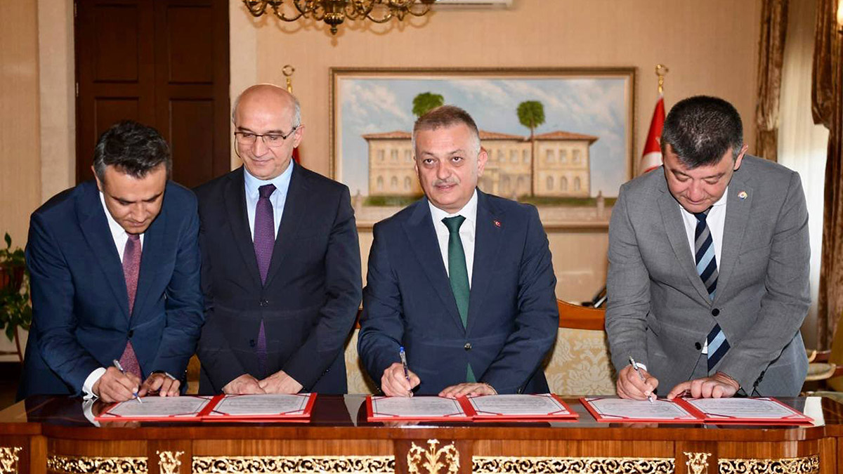 Eğitim yatırımlarında hayırsever rekoru