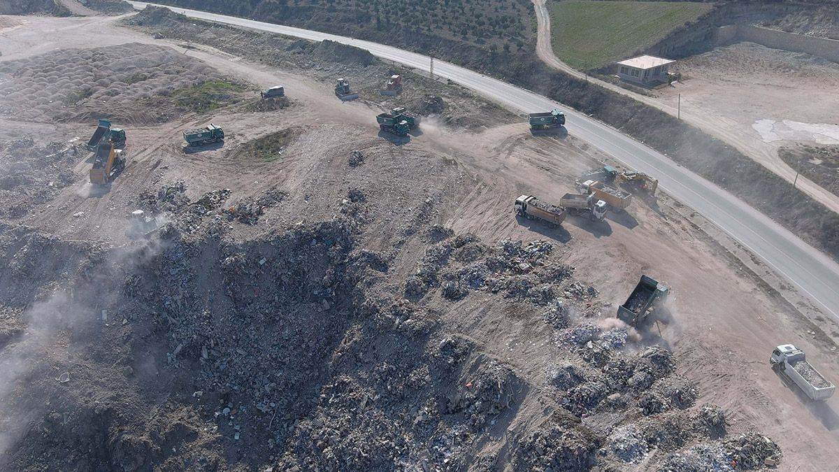 Enkaz döküm sahası havadan görüntülendi