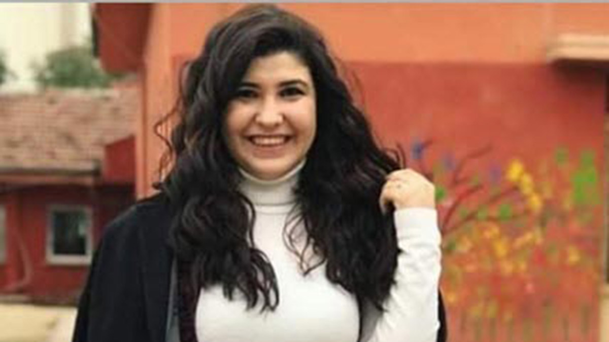 Enkazda ölen 8 aylık hamile öğretmen, defnedildi