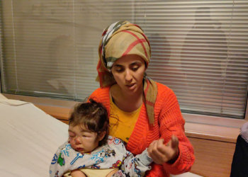 Enkazdan kurtarılan anne yaşadıklarını anlattı