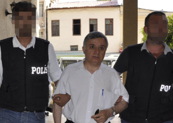 Eski rektör Alper Akınoğlu'na 2,5 yıl hapis cezası