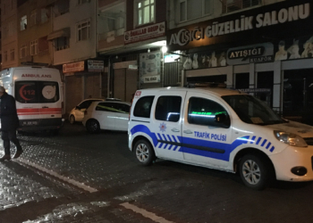 Evine gittiği ablası ve yanındaki arkadaşını öldürdü