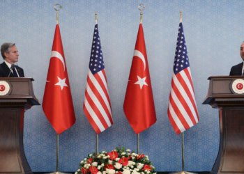 F-16 alımına NATO üyeliğini şart koşmak doğru olmaz