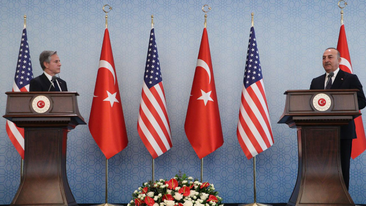 F-16 alımına NATO üyeliğini şart koşmak doğru olmaz