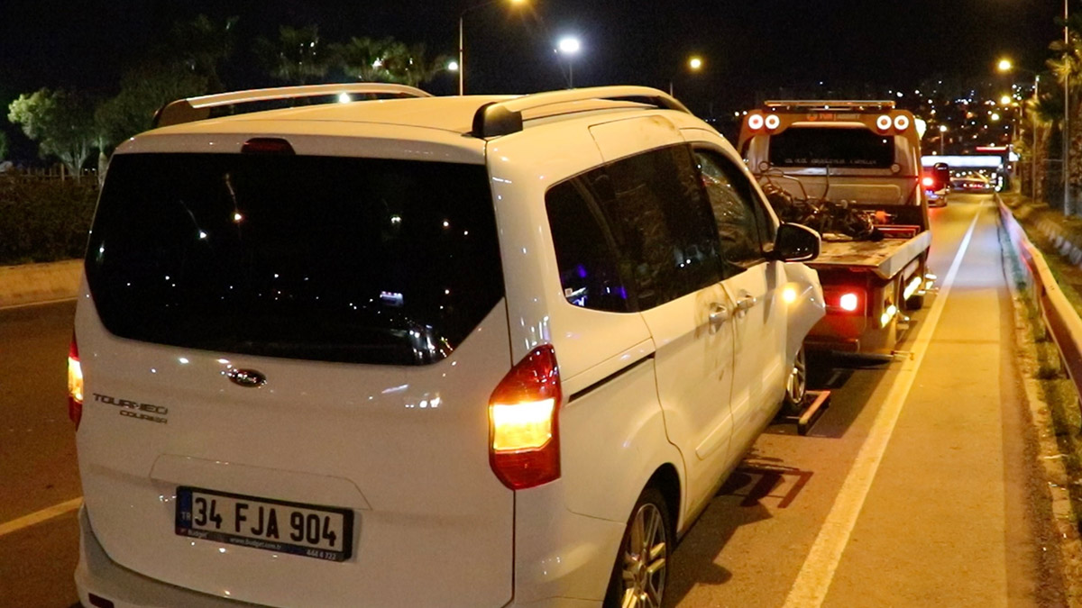 Hafif ticari aracın çarptığı motosikletli öldü