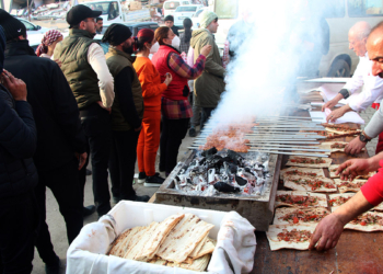 Hatay’da 2 bin depremzedeye kebap ikram edildi