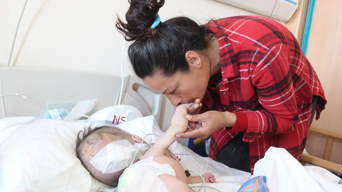 Hidrosefali hastasi depremzede bebek ameliyat edildis - yaşam - haberton