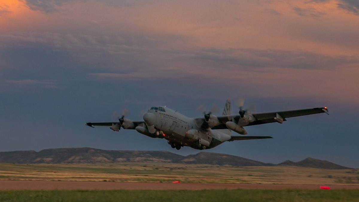 Hollanda'dan afet bölgesine 'uçan ambulans'