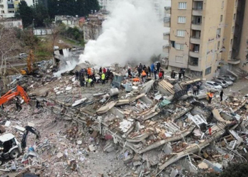 İngiltere ve Polonya'dan depreme destek