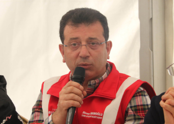 İnsanları dinleyen yöneticiler olmalıyız