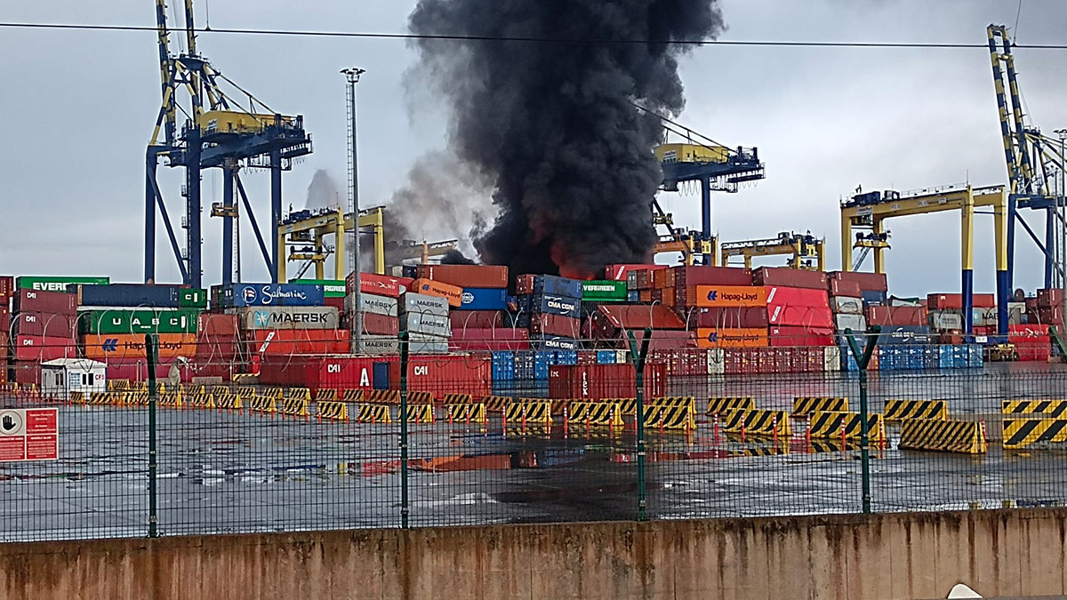 İskenderun limanı'nda depoda yangın