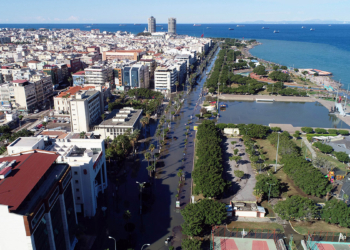 İskenderun'da deniz seviyesi yükseldi; binalar boşaltıldı