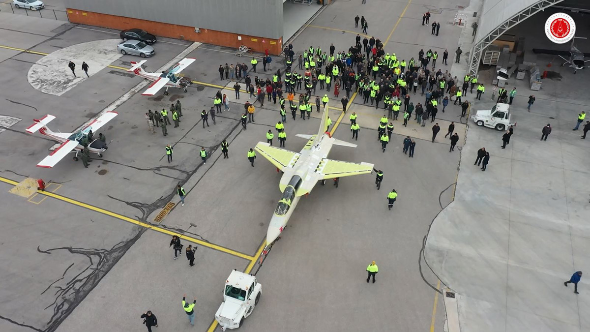 İsmail Demir: Hürjet, motorunu çalıştırdı