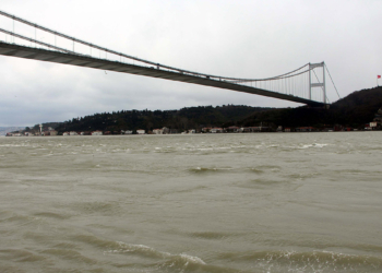 İstanbul Boğazı çamura bulandı