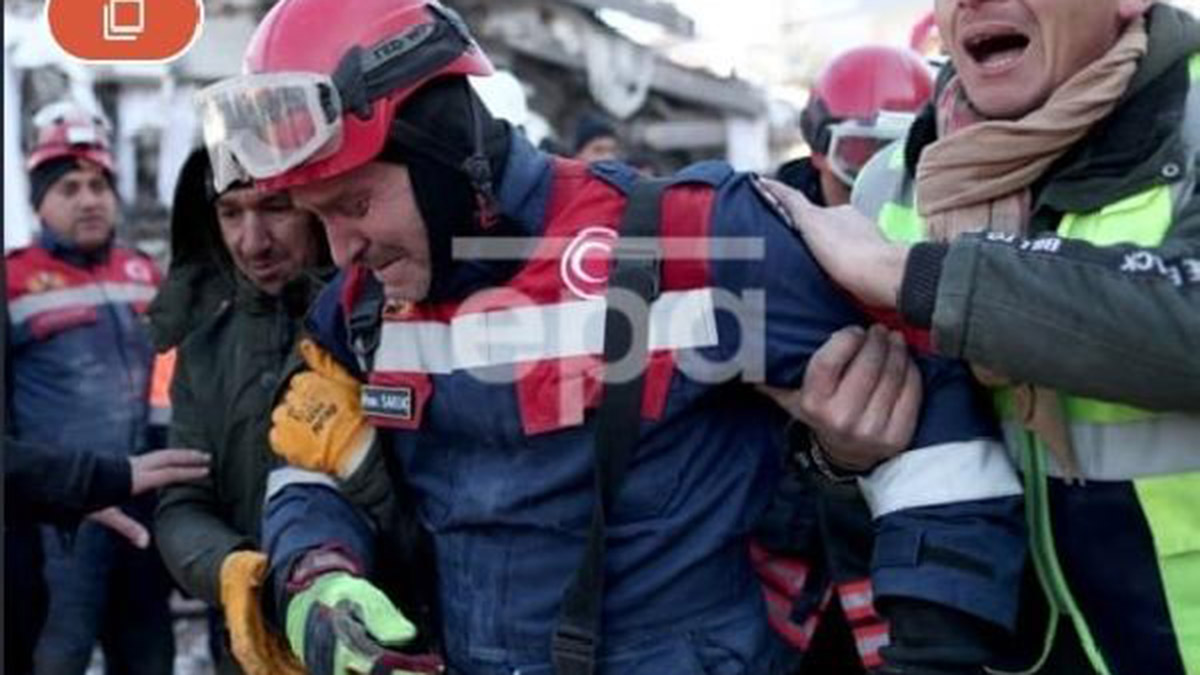 İtfaiye eri Erhan Saraç: Demirleri elimizle büktük