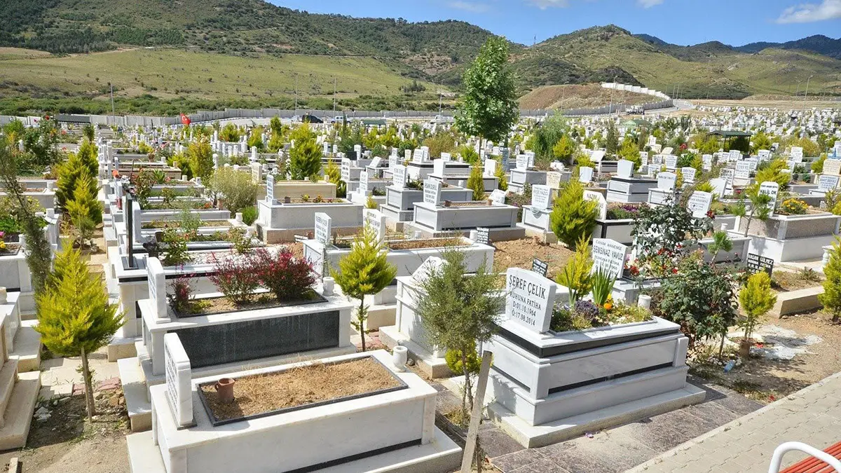 İzmir kent merkezindeki 30 mezarlık alanı doldu