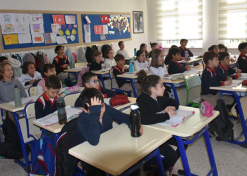 İzmir'de 2 bin 234 depremzede öğrenci dersbaşı yaptı
