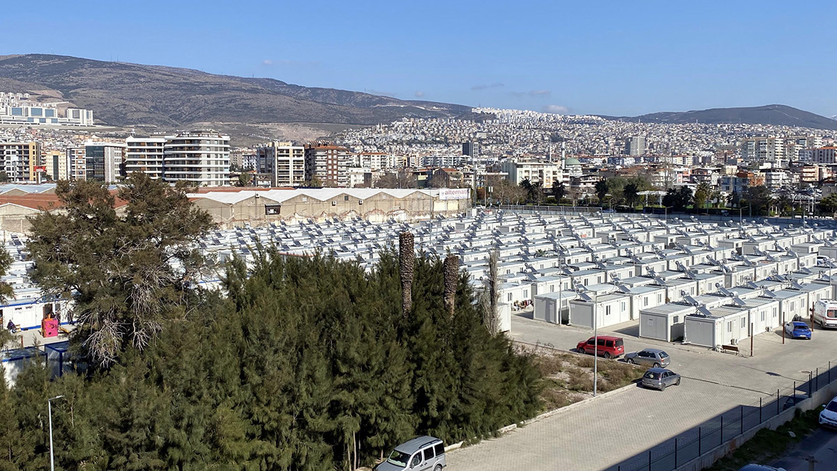 İzmir'deki konteyner kent, afetzedelere hazırlanıyor