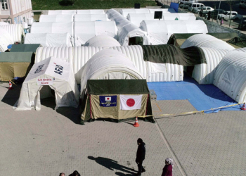 Japon hekimler, Gaziantep’te sahra hastanesi kurdu