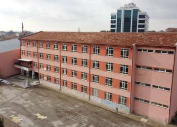 Aksaray'da 3 okula deprem riski tahliyesi