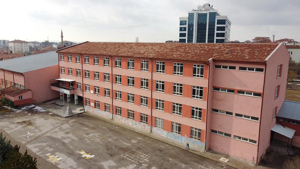 Aksaray'da 3 okula deprem riski tahliyesi