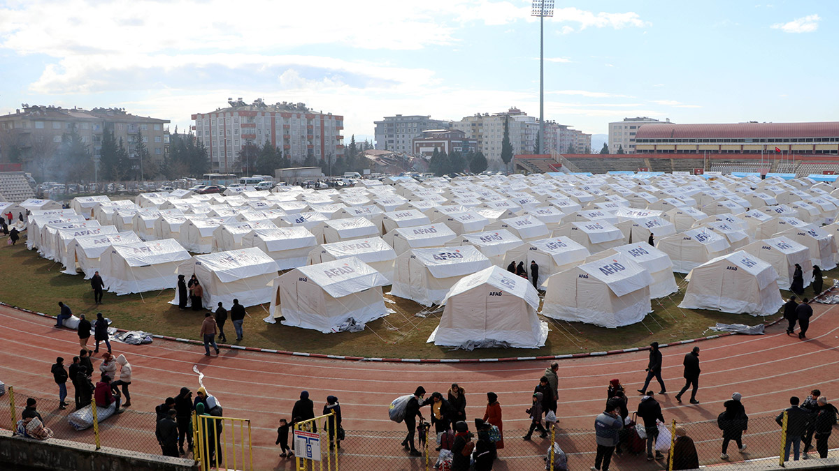 Kahramanmaraş'ta çadır kentler kuruluyor