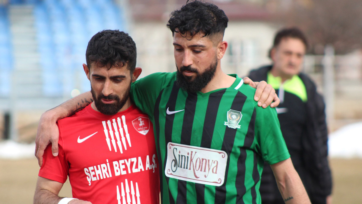 Kavgalı taraftarları dostluk maçı barıştırdı