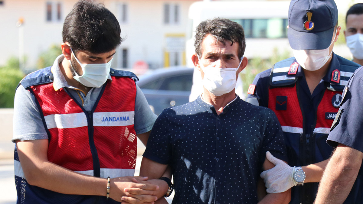 Kayınvalidesini öldürüp, 2 çocuğu yaraladı