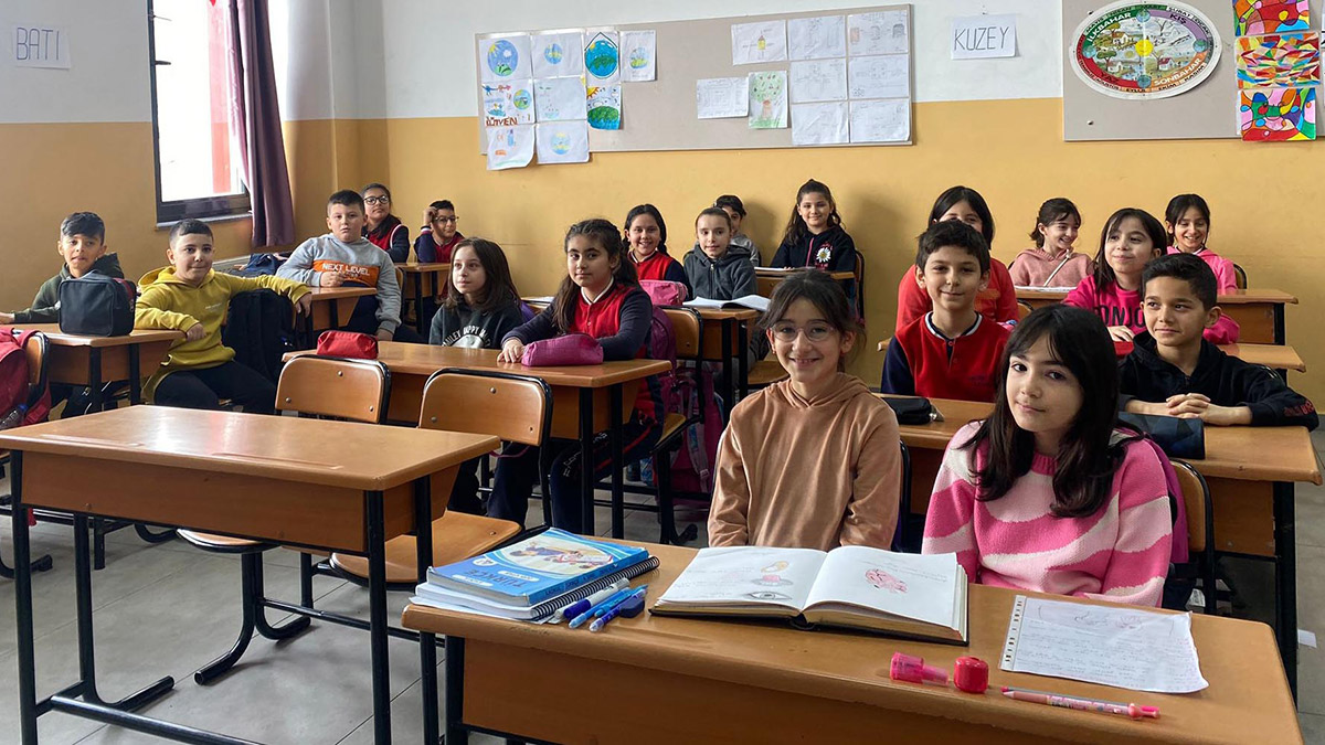 Kayseri'de depremzede öğrenciler eğitime başladı