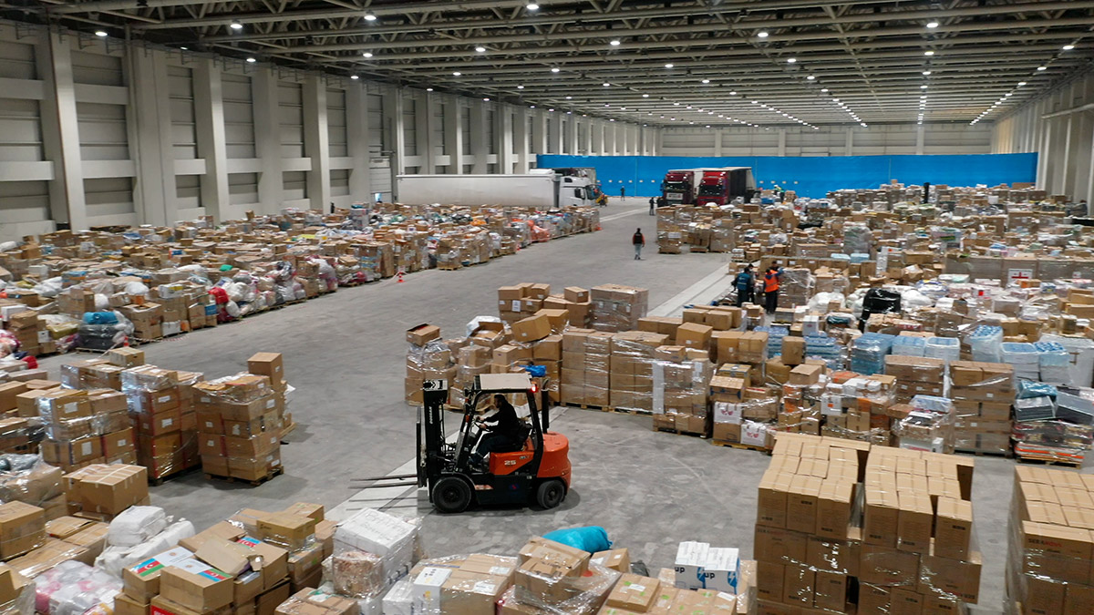 Kayseri'de depremzedeler için lojistik aktarma merkezi