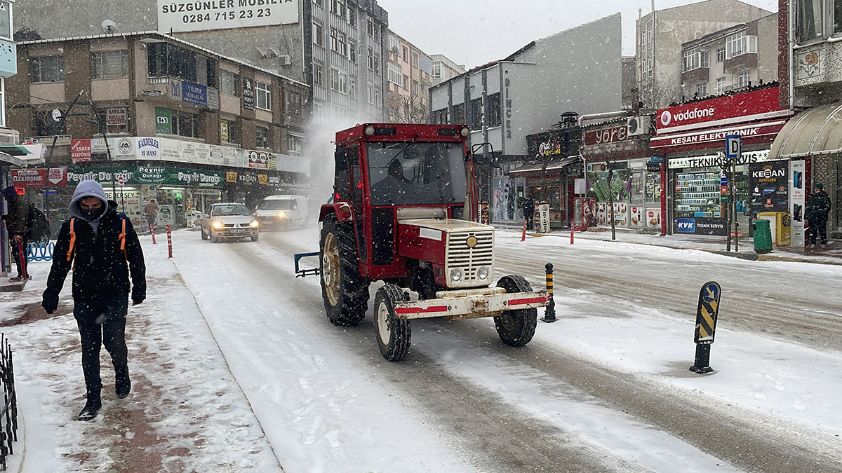 Keşan'da kar yağışı etkili oldu