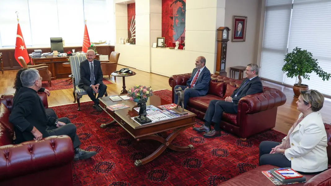 Kılıçdaroğlu, Sol Parti heyeti ile görüştü