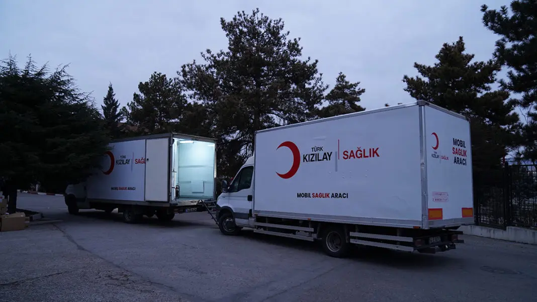 Kızılay'ın mobil sağlık araçları köylere gidiyor