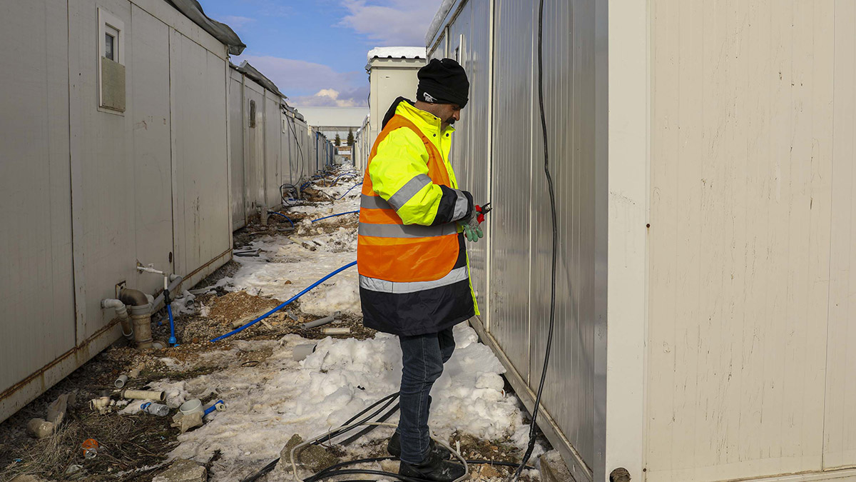 Malatya'da konteyner kent kurulumu sürüyor