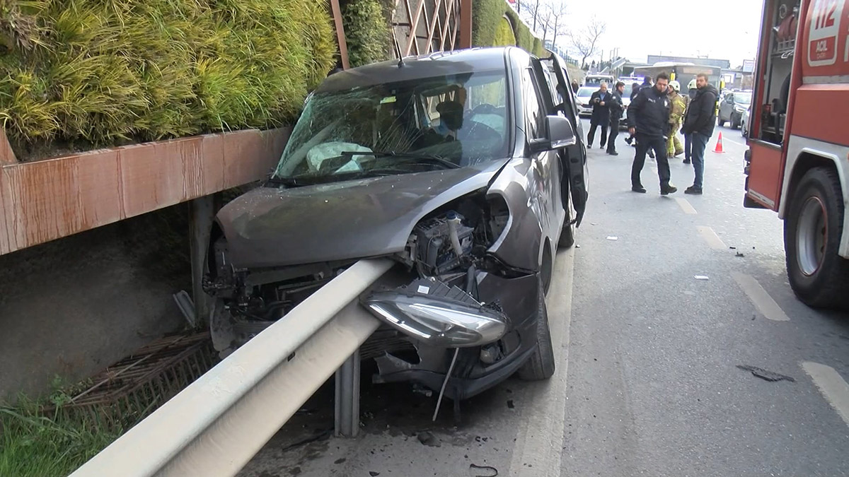 Maltepe'de bariyer aracın içinden geçti