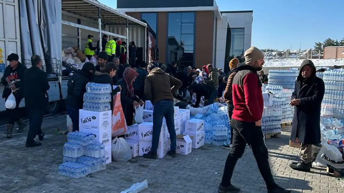 Mega polietilenden depremzedelere yardim merkezikk - i̇ş dünyası - haberton