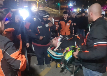 Motokuryeye çarpan servis minibüsü kaçtı