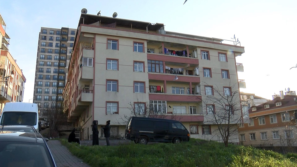 Mühürlenen binada 3 yıldır korku dolu yaşam