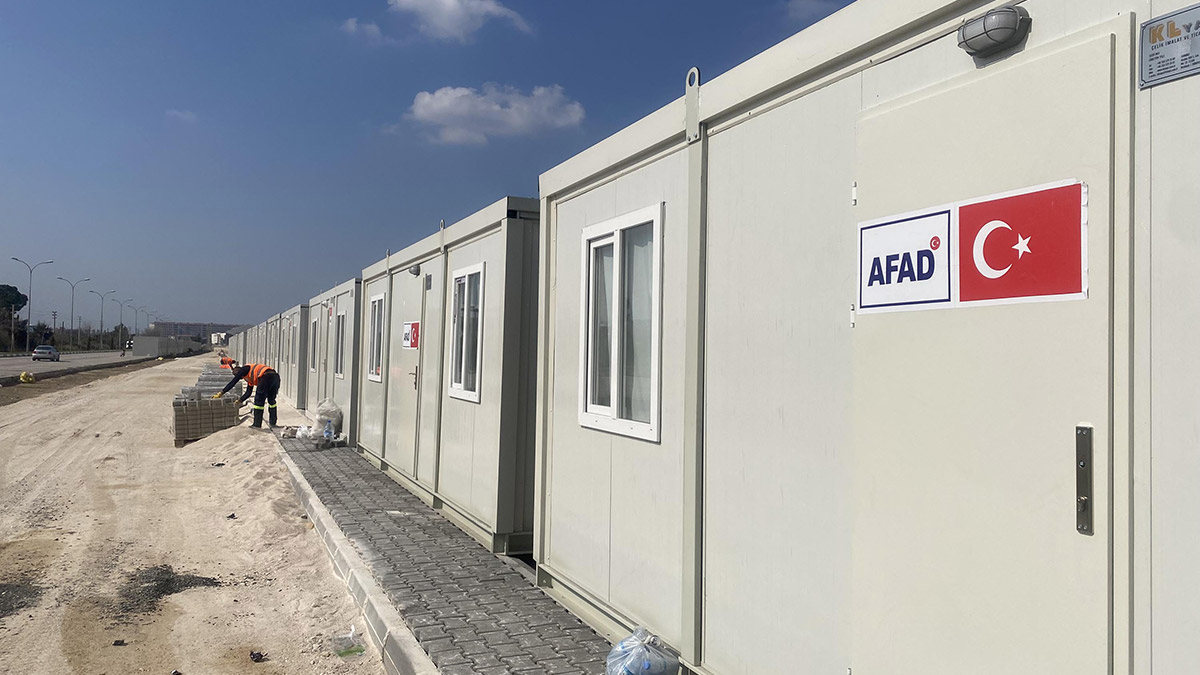 Osmaniye'de konteyner kent kurulumu sürüyor